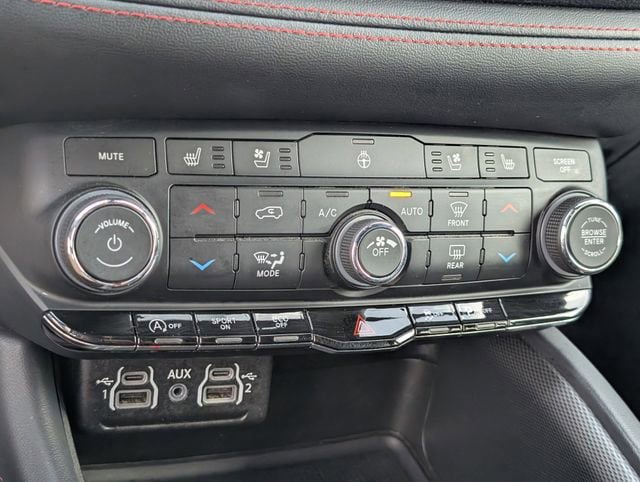 Used 2024 Dodge Durango GT image 15