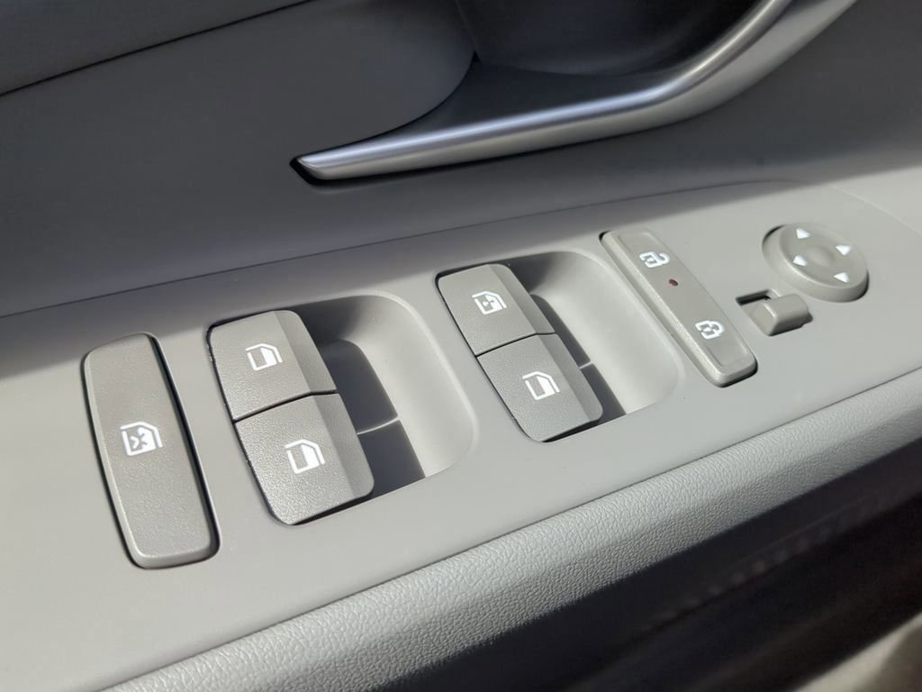 New 2025 Hyundai Elantra Sport image 8