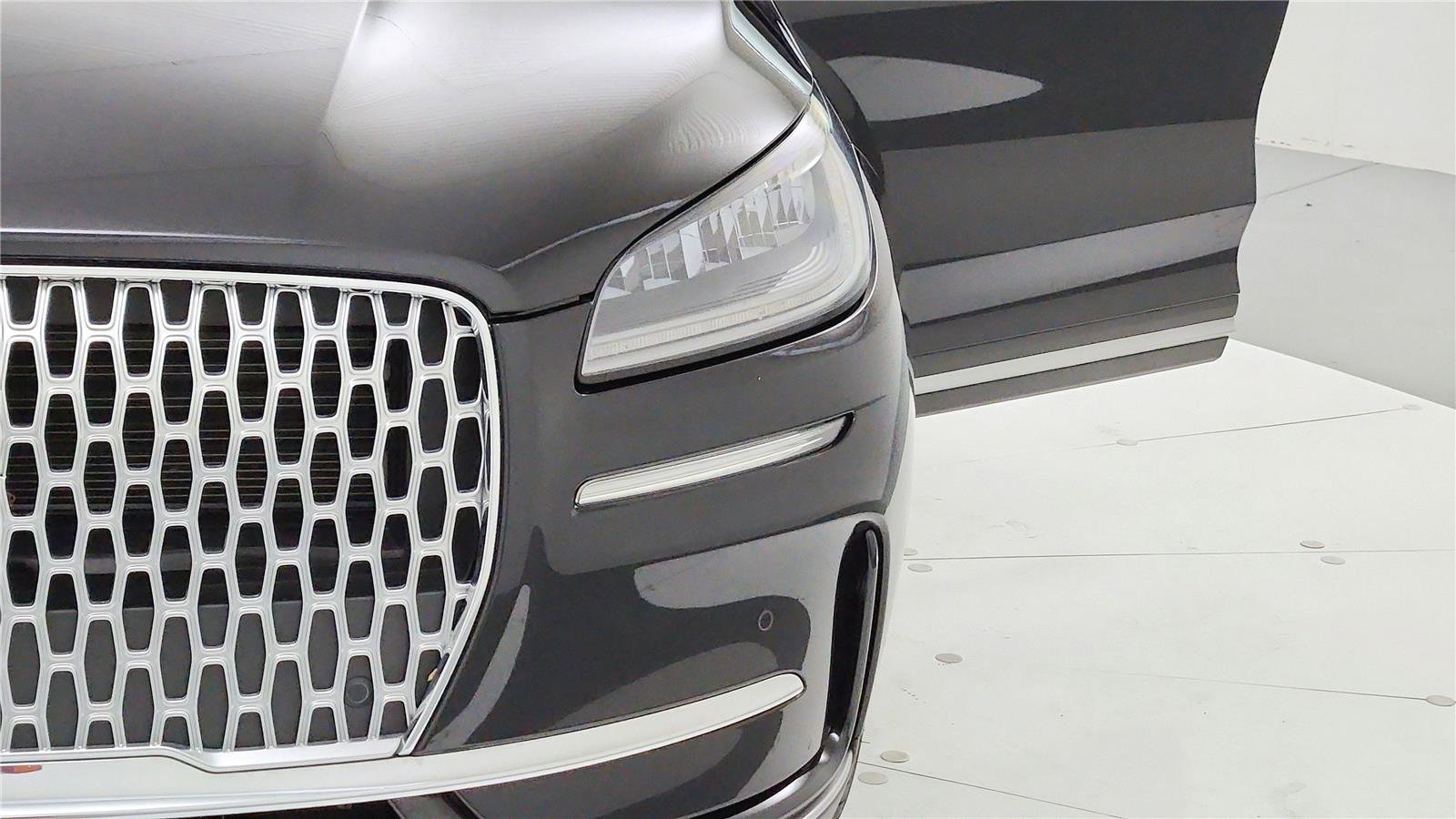 Used 2023 Lincoln Corsair AWD w/ Equipment Group 101A image 17