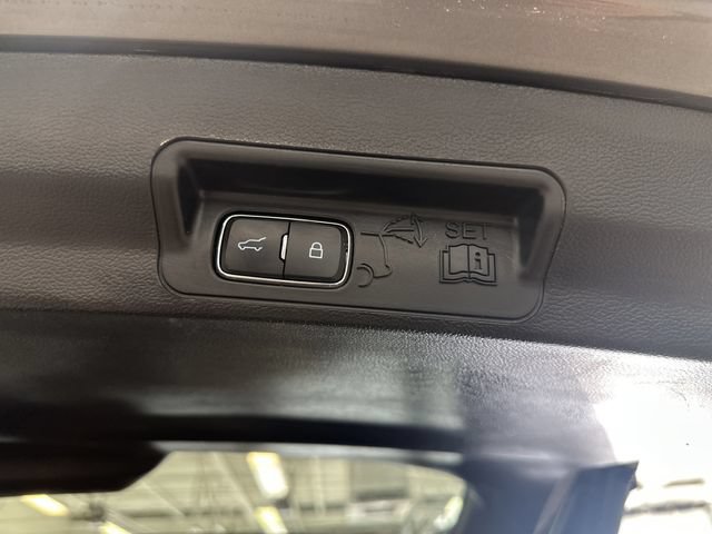 Used 2023 Ford Explorer XLT w/ Equipment Group 202A AWD/4WD image 28