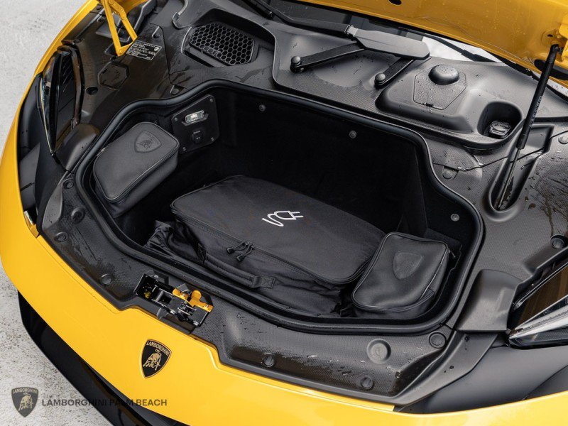 Used 2026 Lamborghini Temerario AWD/4WD image 33