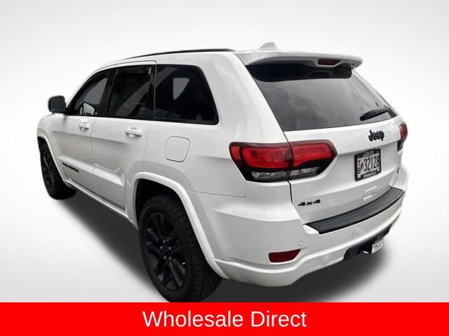 Used 2017 Jeep Grand Cherokee Altitude AWD/4WD image 5