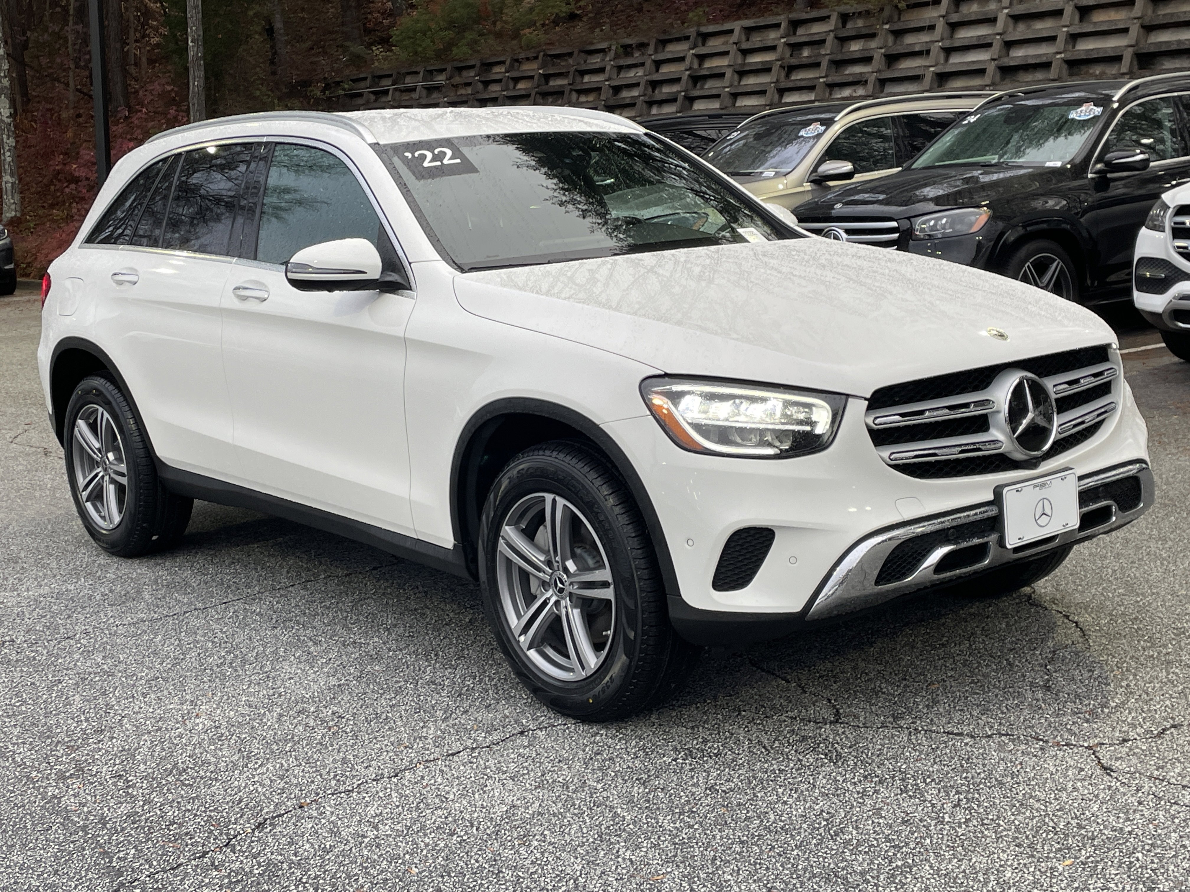 Certified 2022 Mercedes-Benz GLC 300 4MATIC w/ Driver Assistance Package image 4