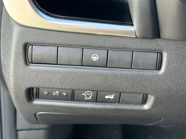 Used 2023 Nissan Rogue SL AWD/4WD image 22