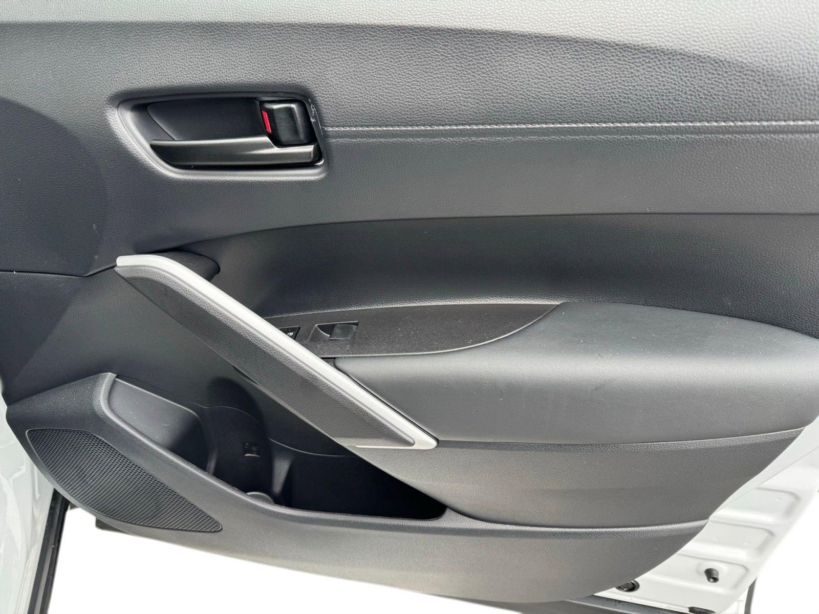 Used 2026 Toyota Corolla Cross LE w/ Moonroof Package image 10