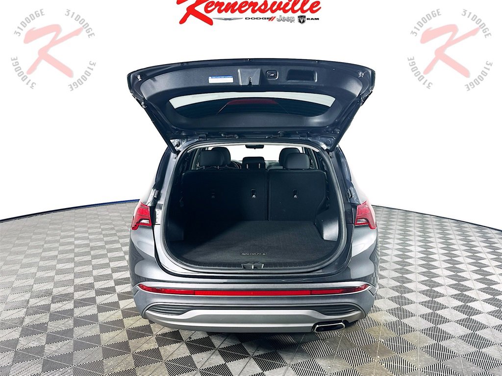 Used 2023 Hyundai Santa Fe SEL w/ Cargo Package image 28
