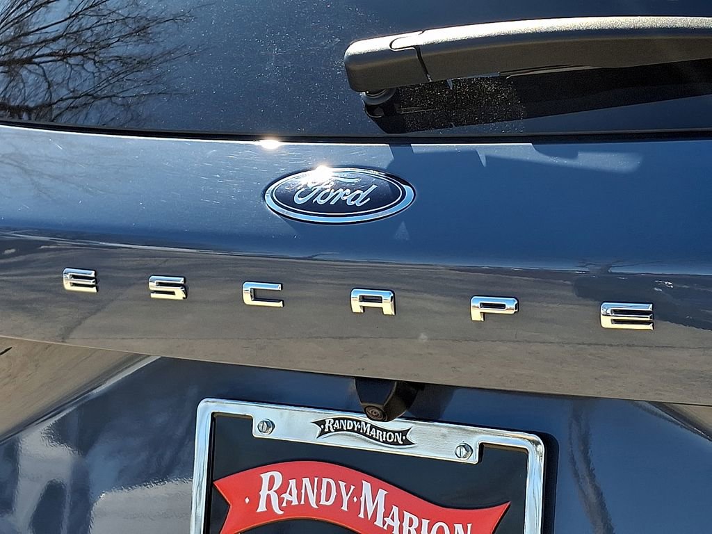 Used 2024 Ford Escape Platinum image 32