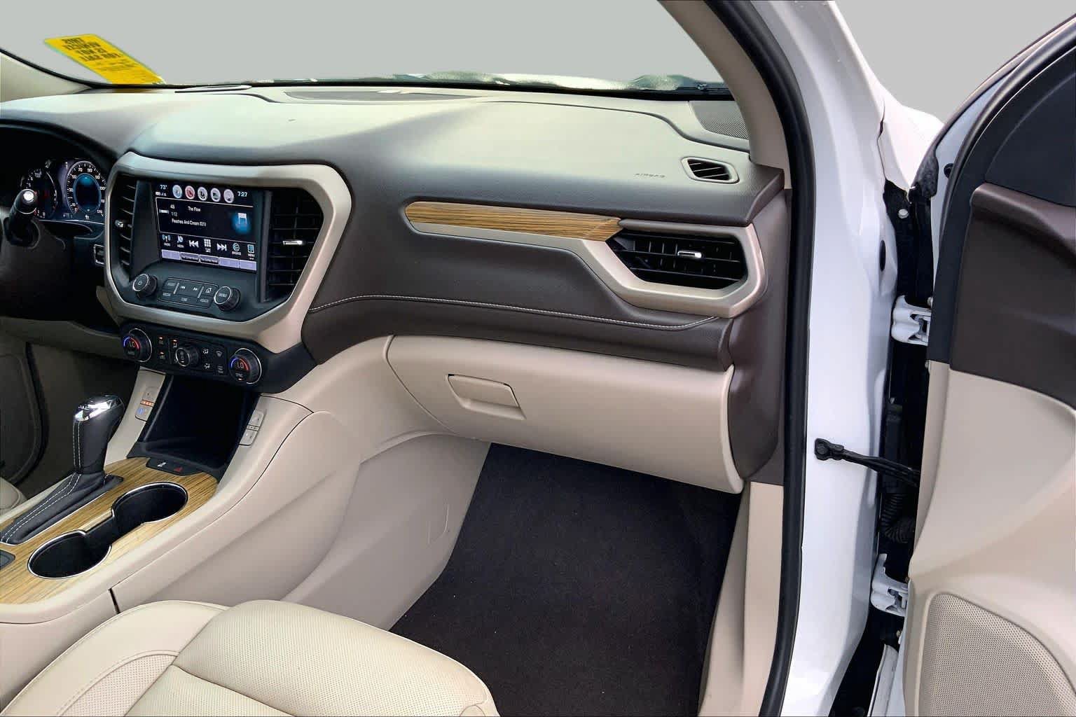Used 2019 GMC Acadia Denali w/ Technology Package AWD/4WD image 18