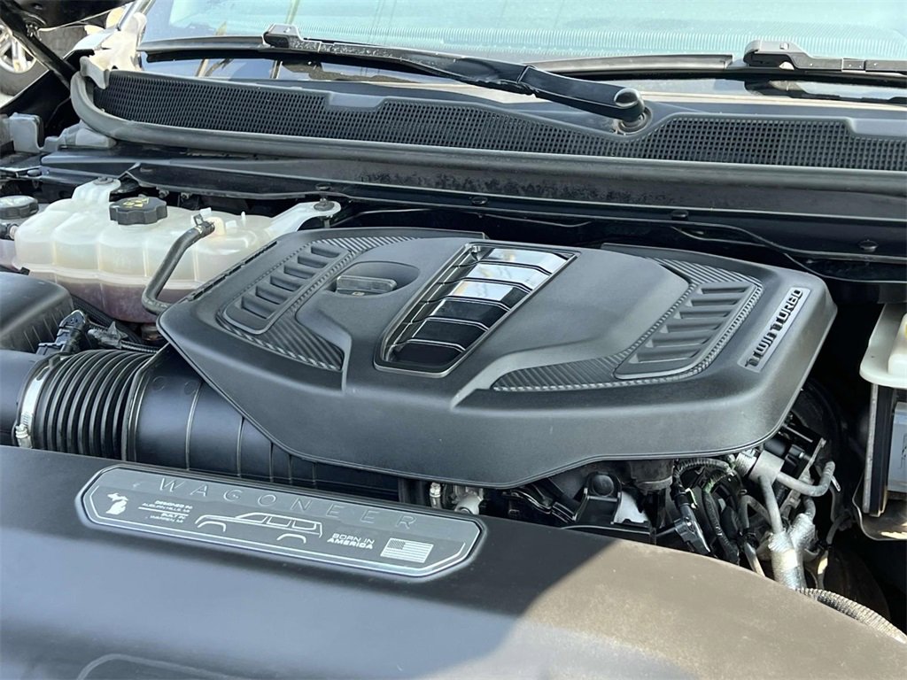 Used 2024 Jeep Wagoneer L Series II w/ Flexible Seating Group image 9