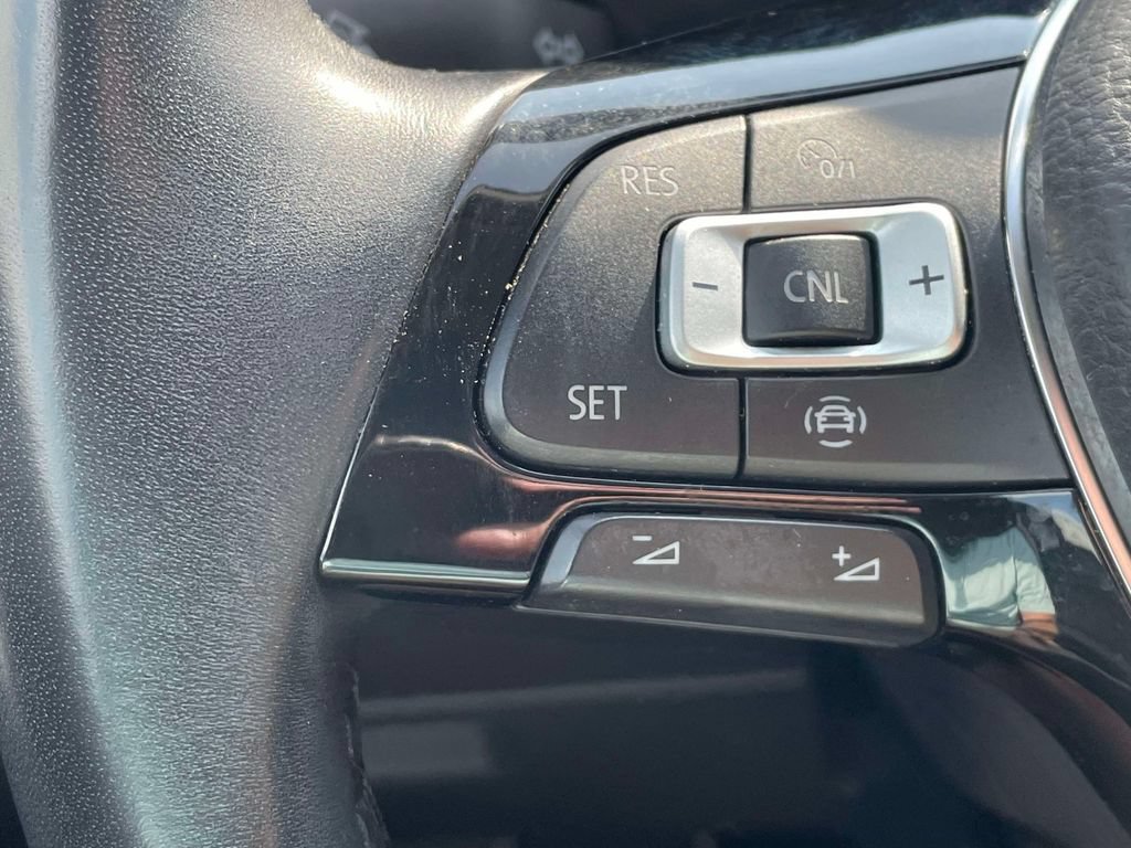 Used 2019 Volkswagen Tiguan SE w/ Panoramic Sunroof Package AWD/4WD image 29