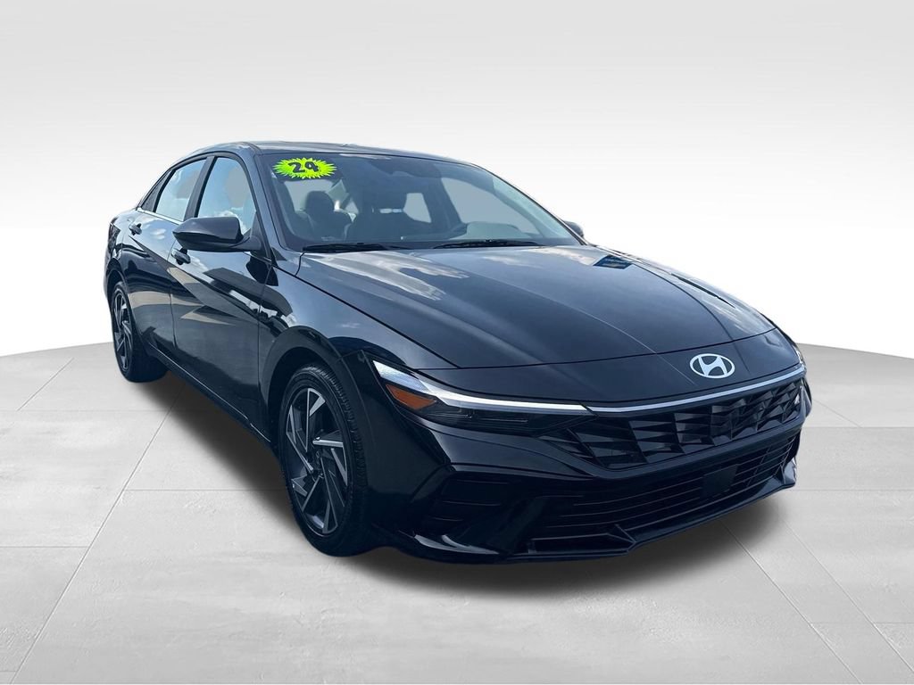 Used 2024 Hyundai Elantra SEL w/ Convenience Package FWD image 8