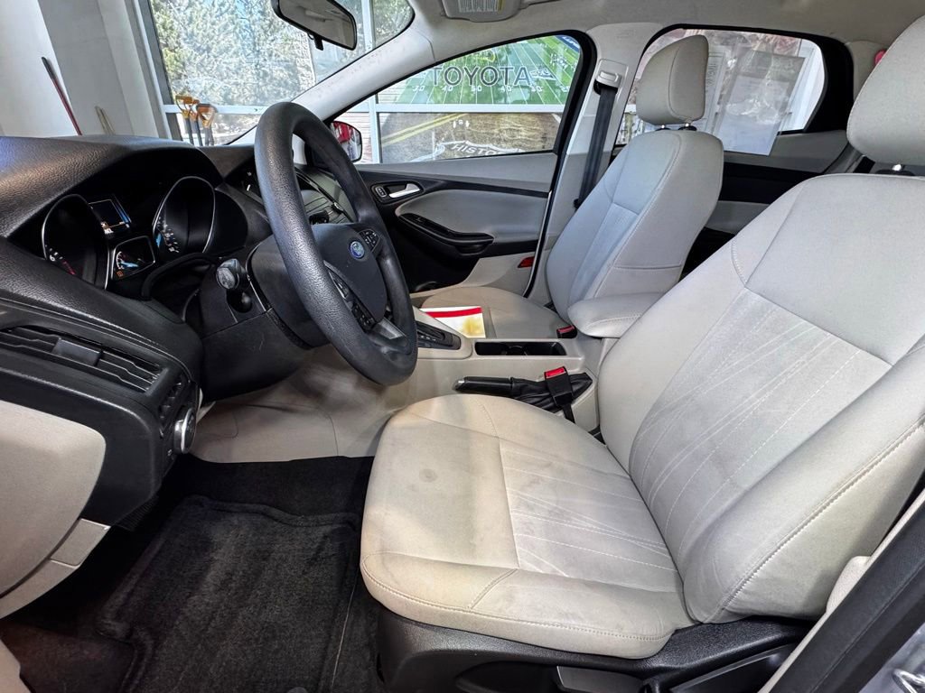 Used 2018 Ford Focus SE FWD image 17
