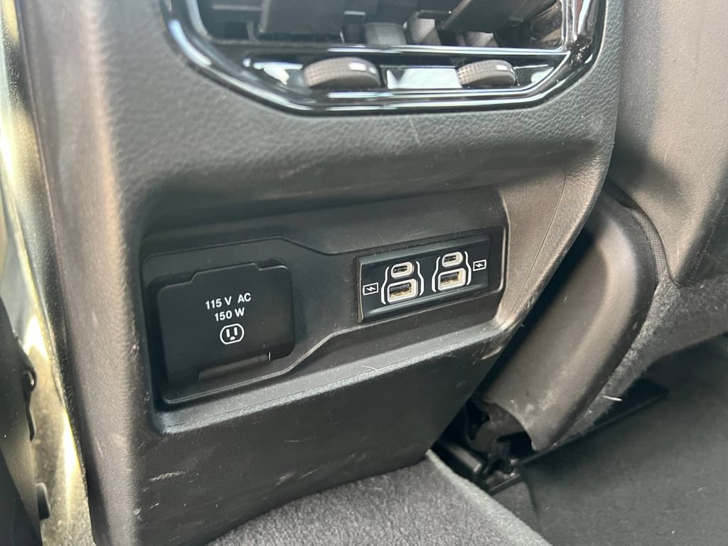 Used 2024 Jeep Grand Cherokee Altitude AWD/4WD image 37