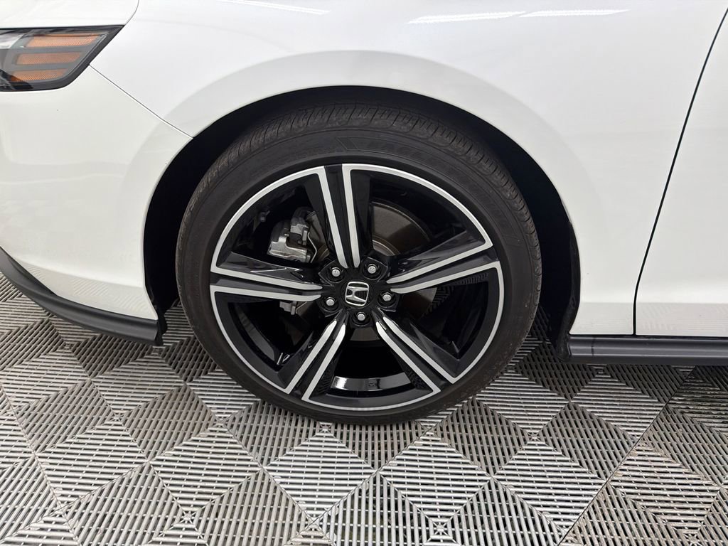 Used 2023 Honda Accord Sport image 12