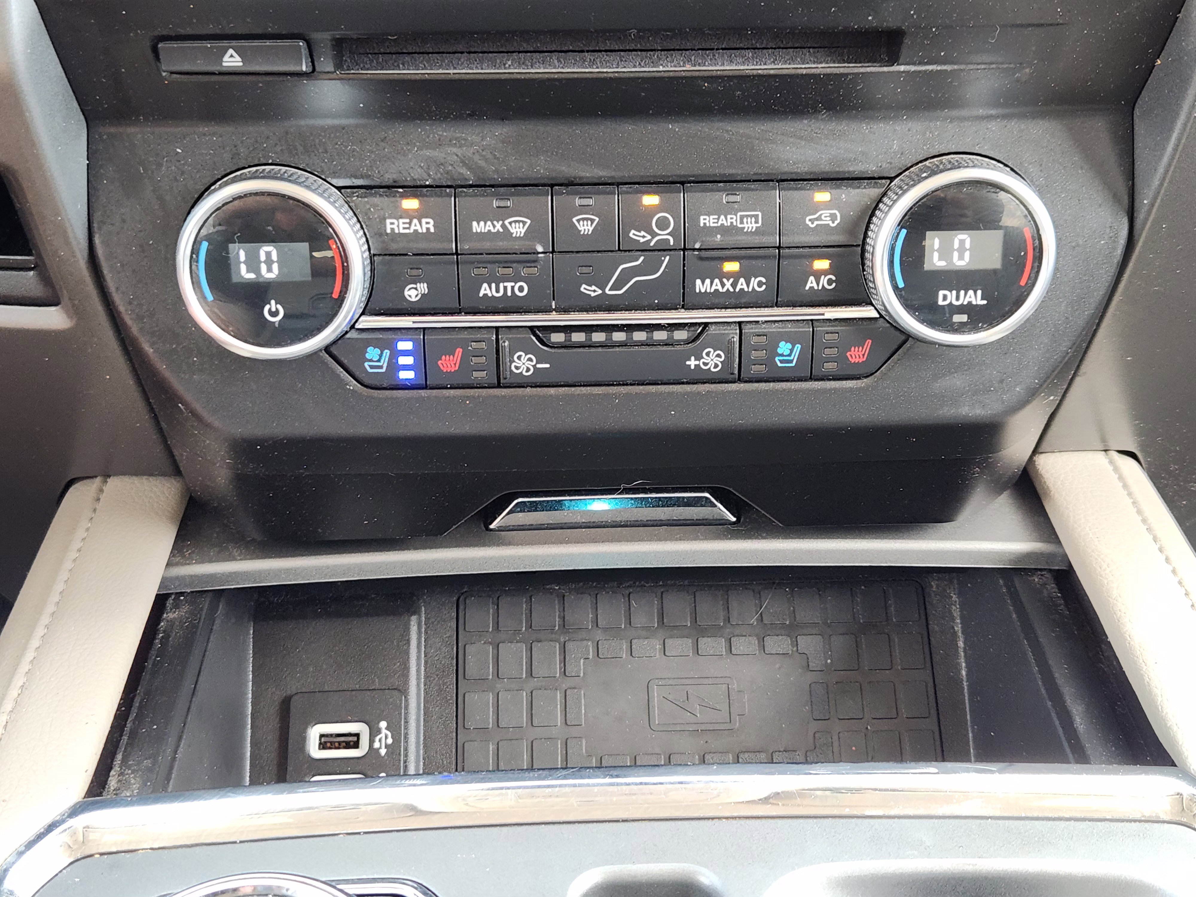 Used 2018 Ford Expedition XLT w/ Equipment Group 202A RWD image 19