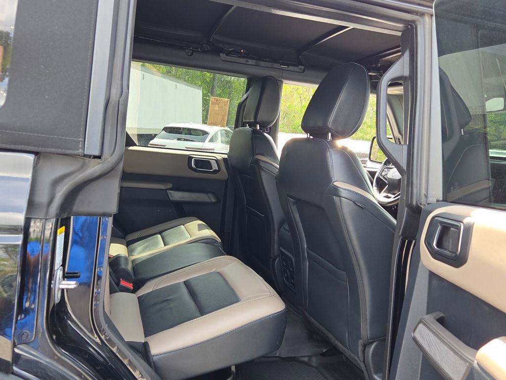 Used 2023 Ford Bronco Wildtrak image 14