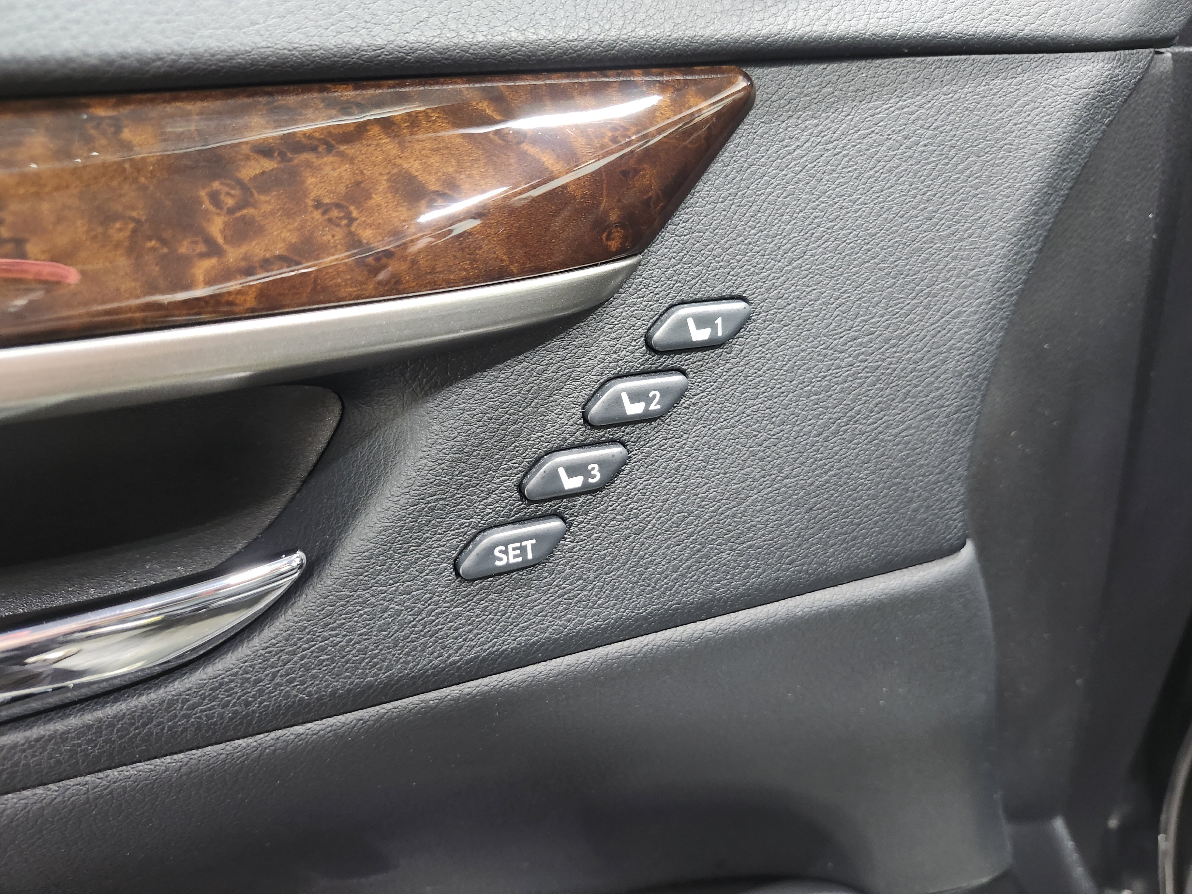 Used 2016 Lexus ES 350 w/ Premium Package w/Wood Trim image 28