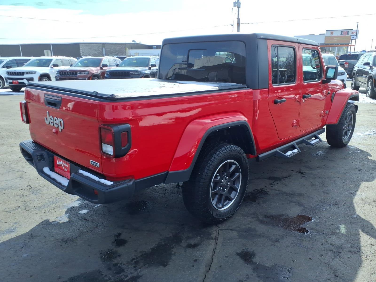 Used 2023 Jeep Gladiator Overland image 4