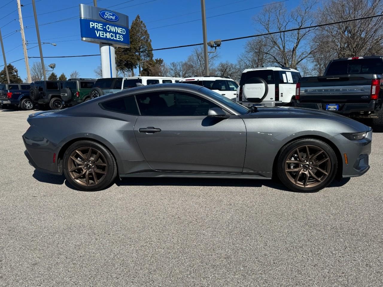 Used 2025 Ford Mustang Premium image 2