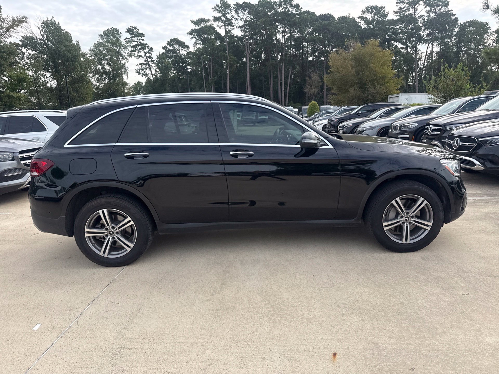 Used 2021 Mercedes-Benz GLC 300 image 3