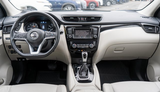 Used 2022 Nissan Rogue Sport SL w/ Premium Package image 16