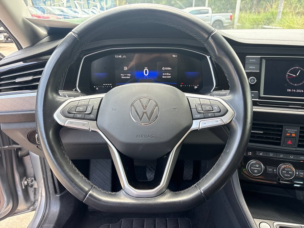 Used 2024 Volkswagen Jetta SE FWD image 17
