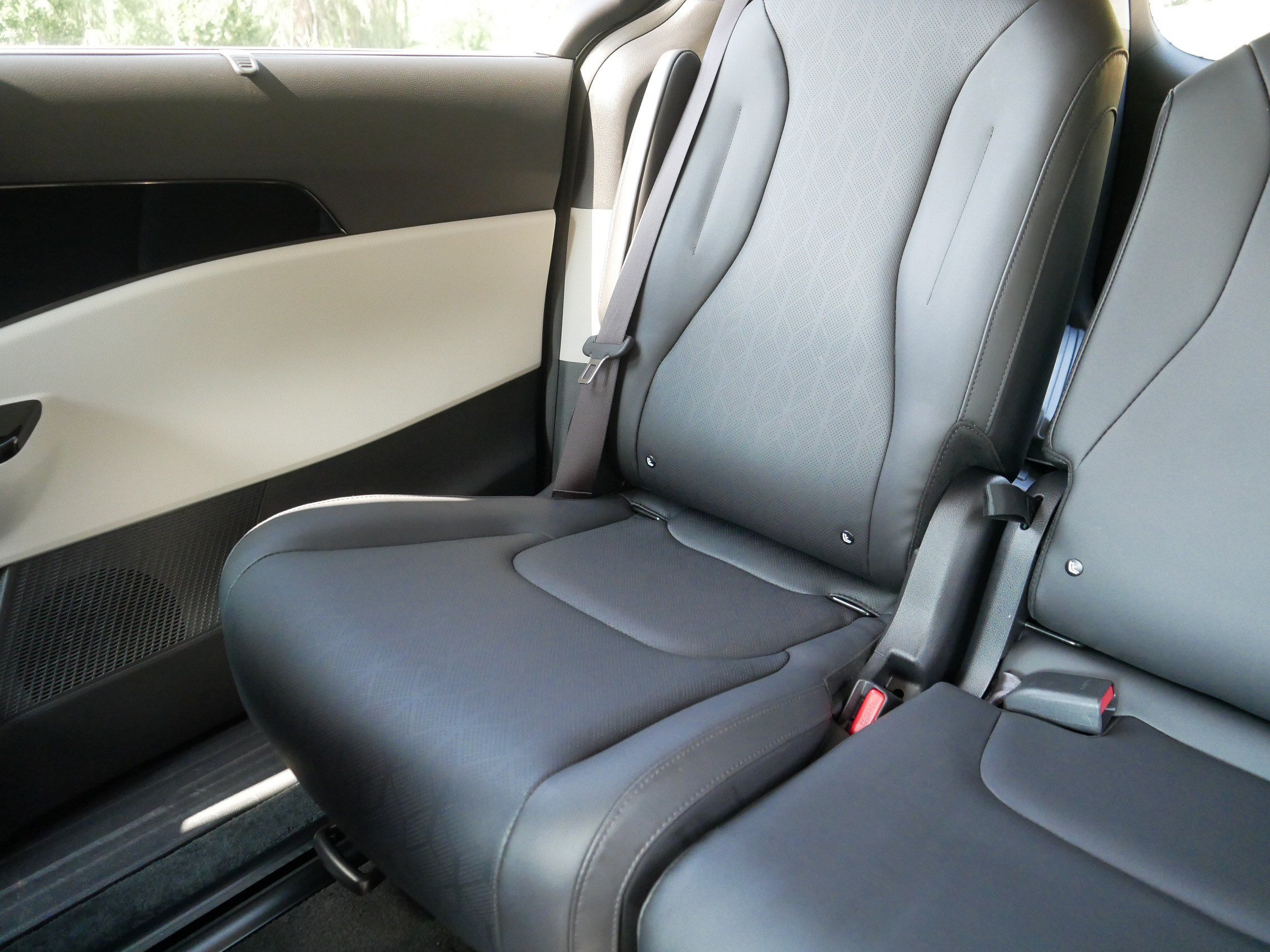 Certified 2024 Kia Carnival EX FWD image 12