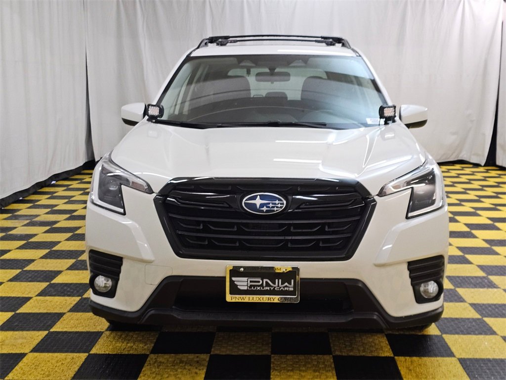 Used 2023 Subaru Forester Premium image 8