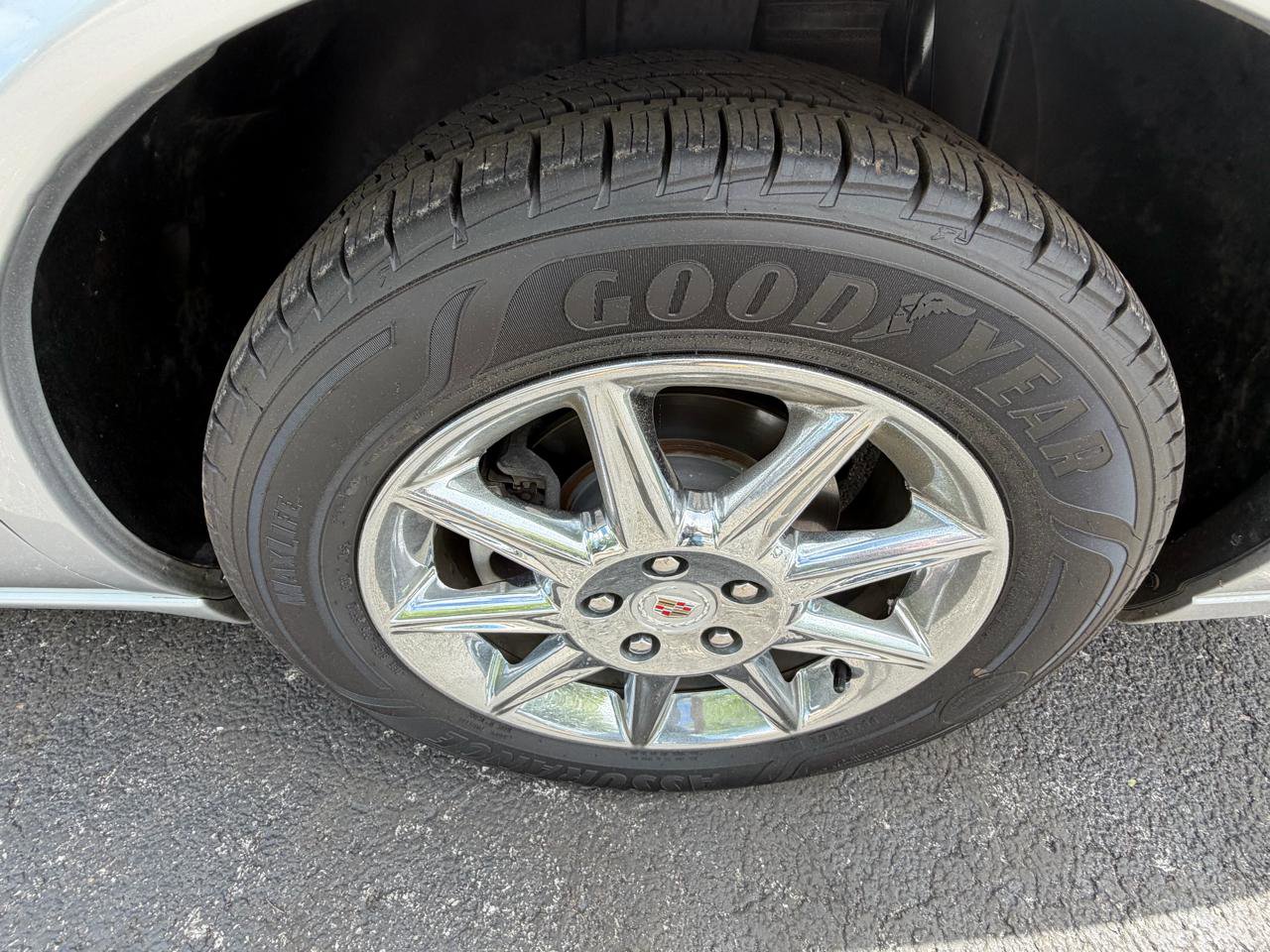 Used 2010 Cadillac DTS Luxury FWD image 55