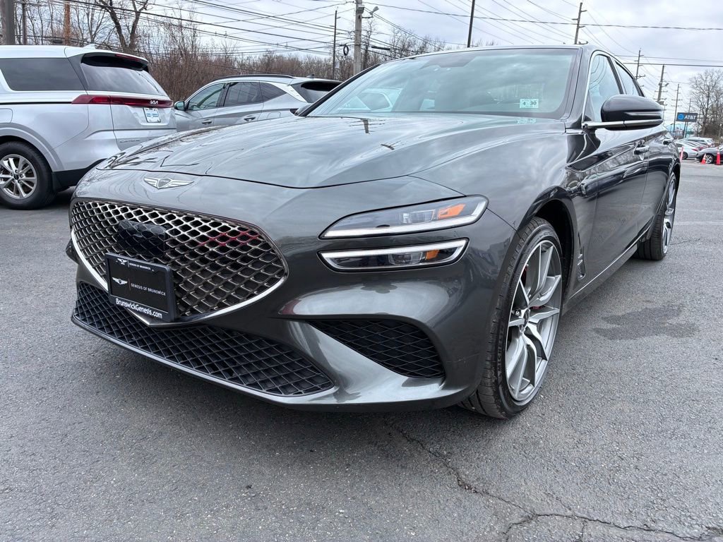 Used 2025 Genesis G70 2.5T image 3