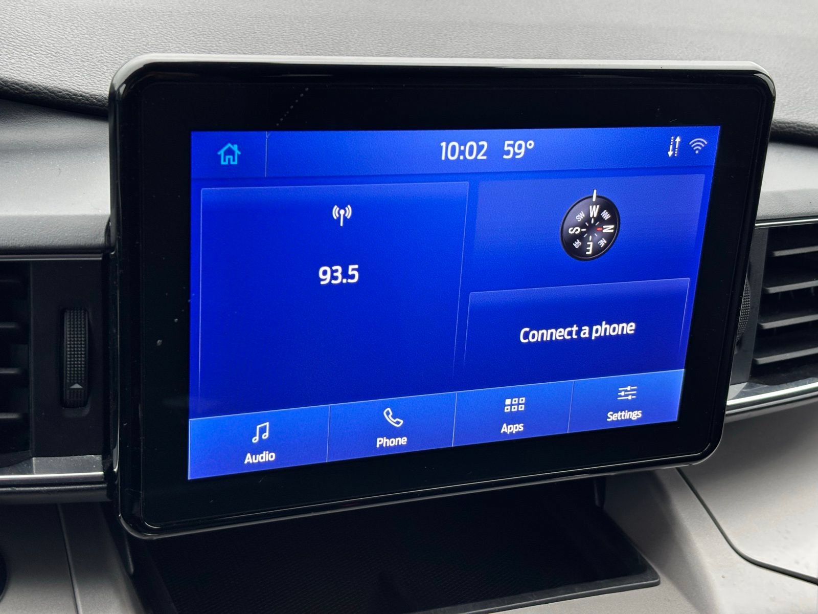 Used 2023 Ford Explorer XLT w/ Equipment Group 202A AWD/4WD image 25