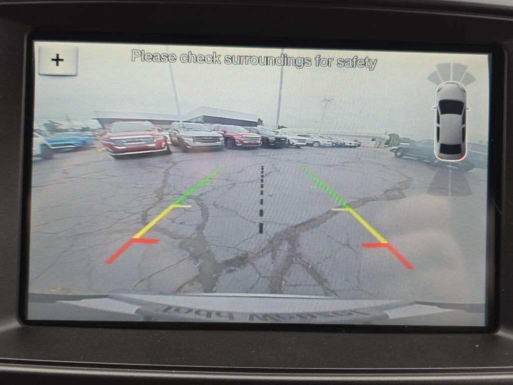 Used 2017 Ford Explorer XLT w/ Equipment Group 202A AWD/4WD image 26