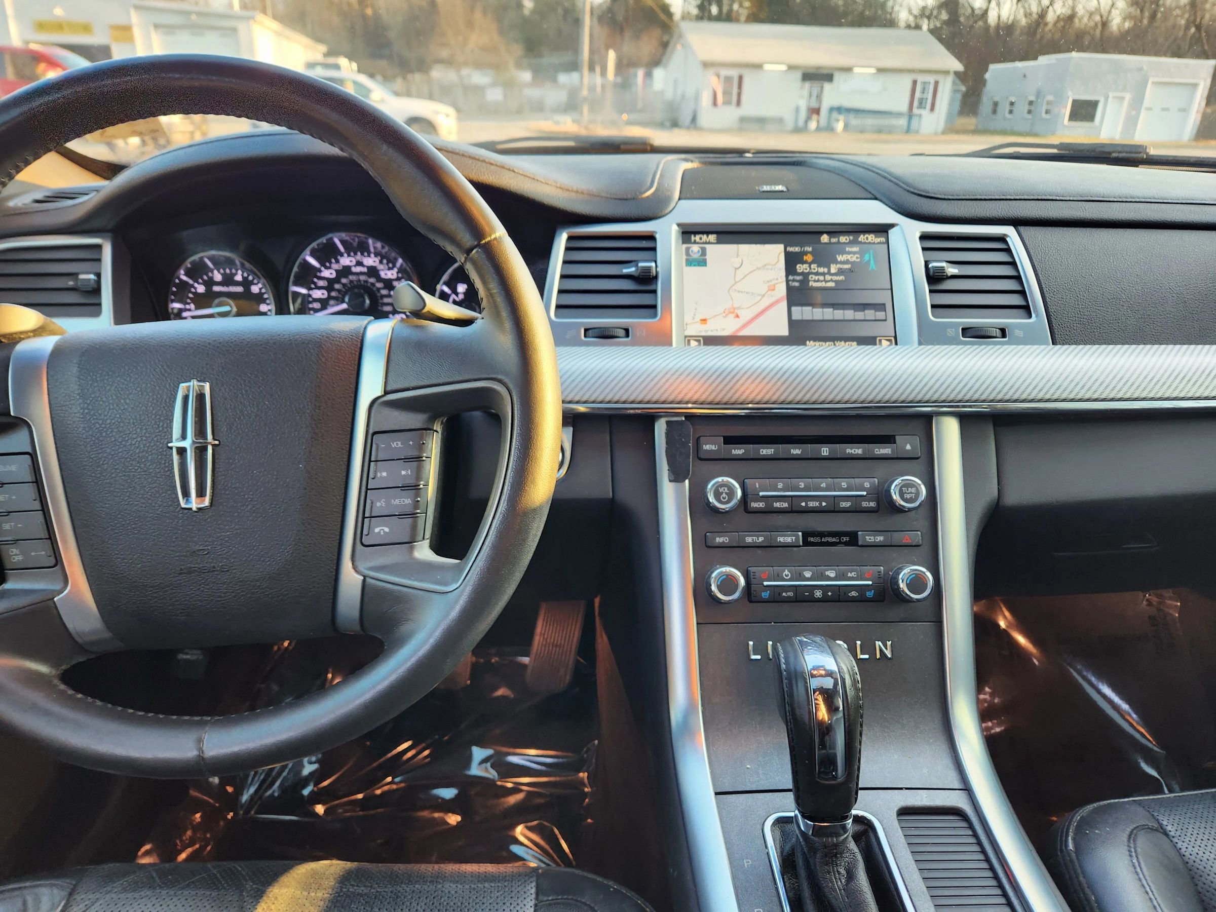 Used 2012 Lincoln MKS AWD image 34