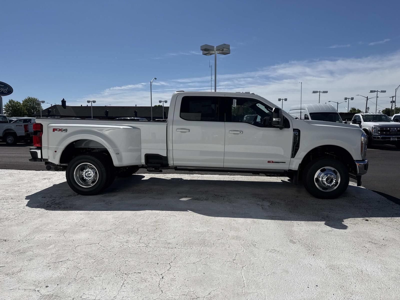 New 2026 Ford F350 Lariat w/ Lariat Ultimate Package AWD/4WD image 2