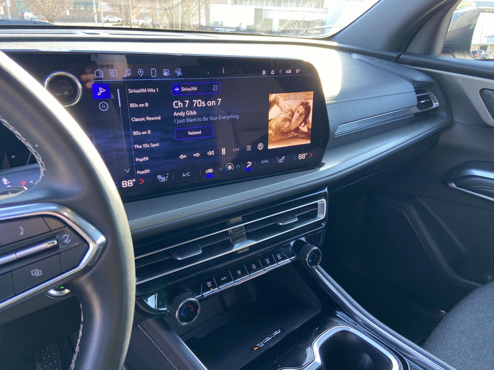 Certified 2025 Chevrolet Traverse LT image 12