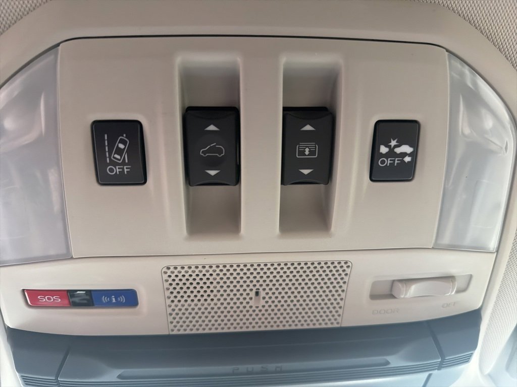 Used 2022 Subaru Ascent Limited w/ Technology Package image 41