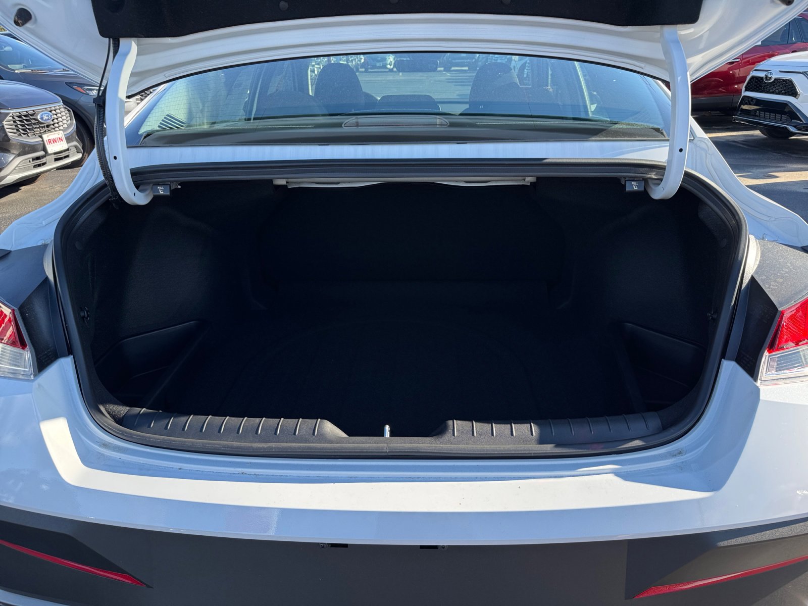 New 2025 Hyundai Elantra SE image 24