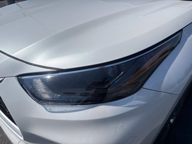 Used 2025 Toyota Highlander XLE FWD image 9