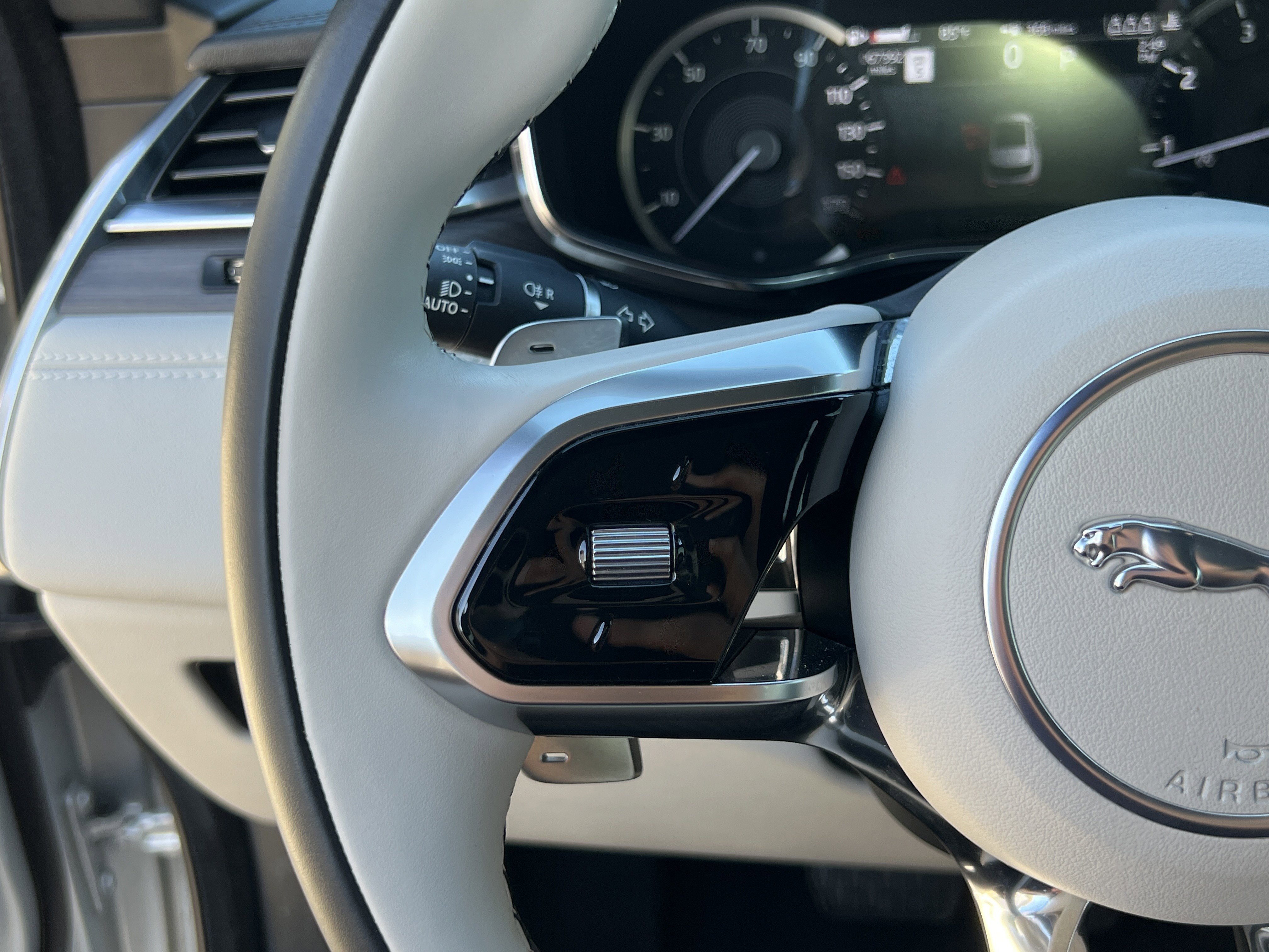 Used 2023 Jaguar F-PACE S image 16