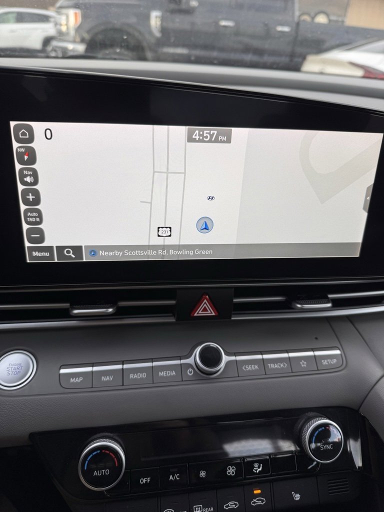 Used 2024 Hyundai Elantra SEL w/ Convenience Package image 18