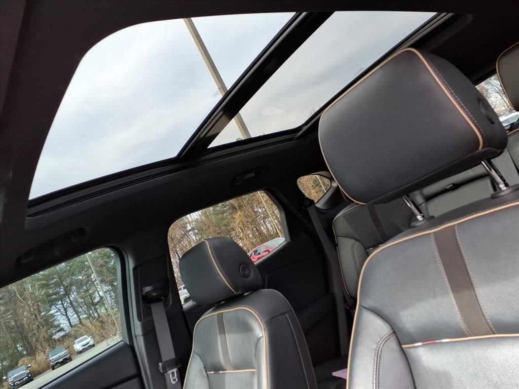 Used 2019 Chevrolet Blazer Premier w/ Sun and Wheels Package image 12