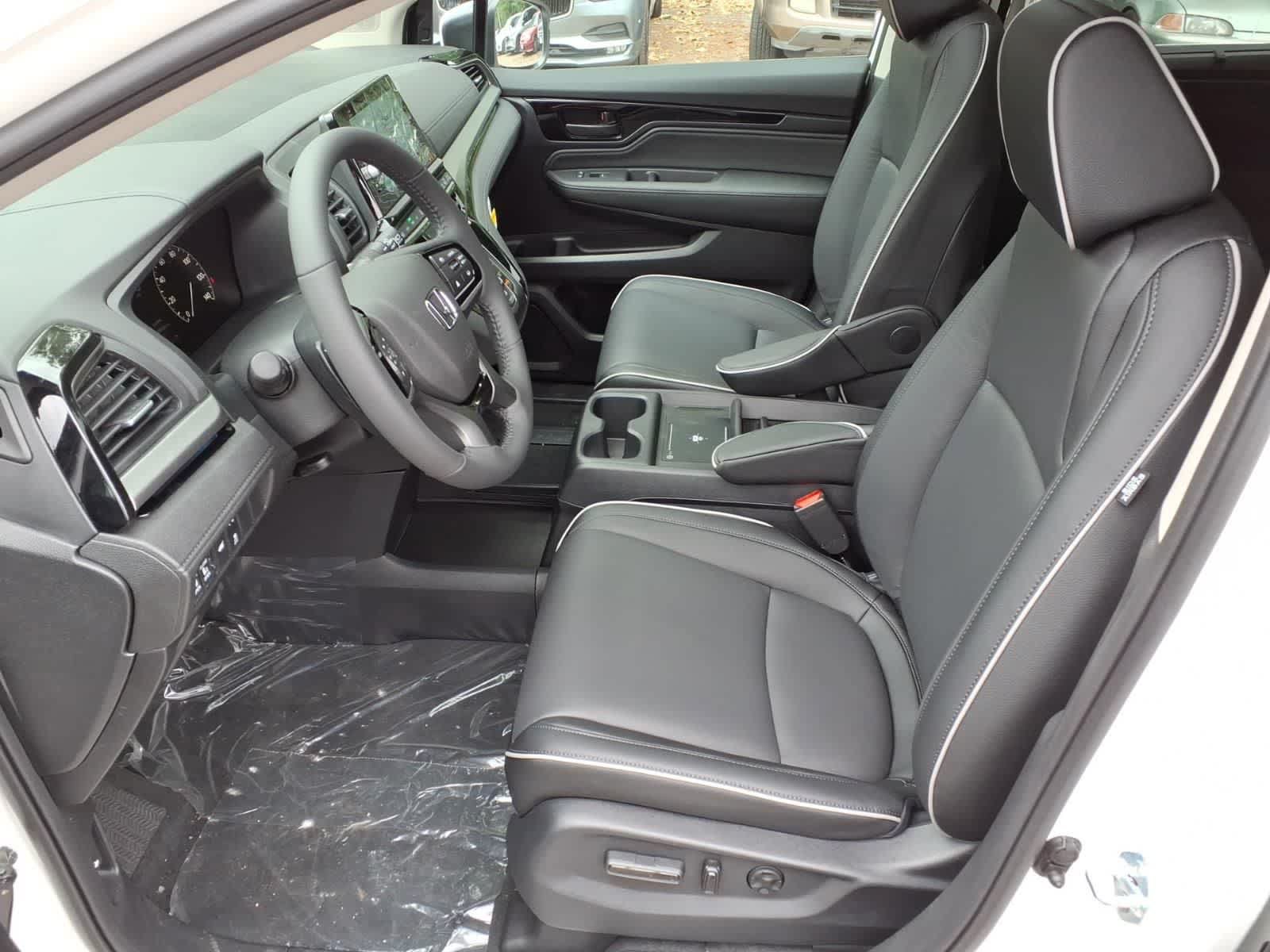 New 2026 Honda Odyssey Touring image 13