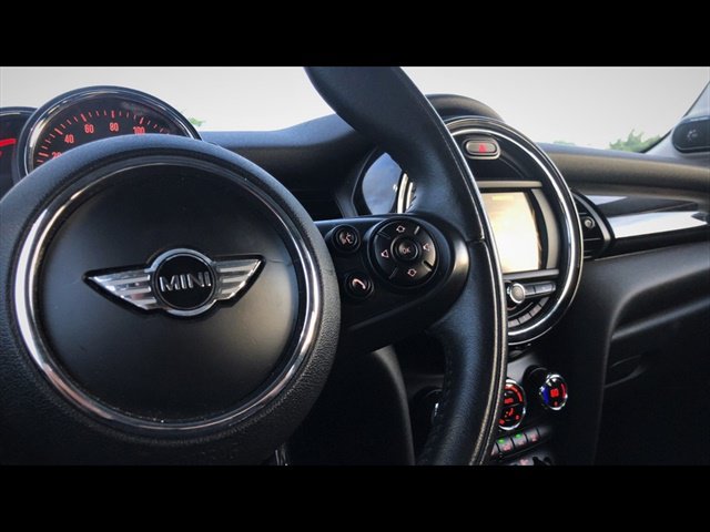 Used 2015 MINI Cooper 4-Door Hardtop FWD image 7