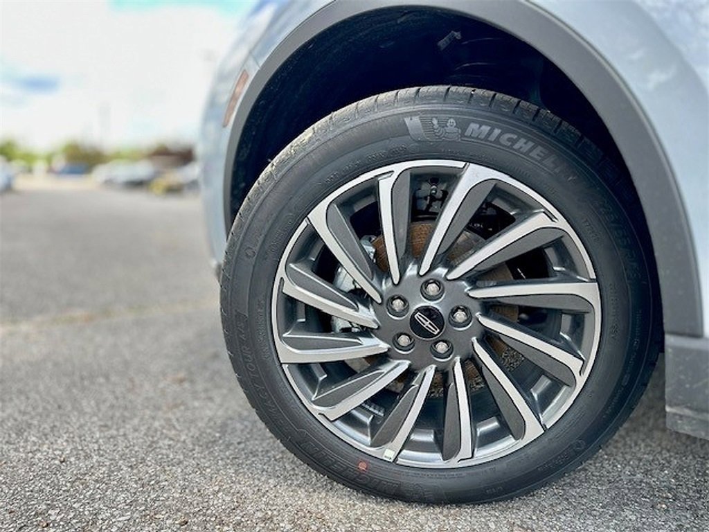 New 2025 Lincoln Corsair Reserve image 4