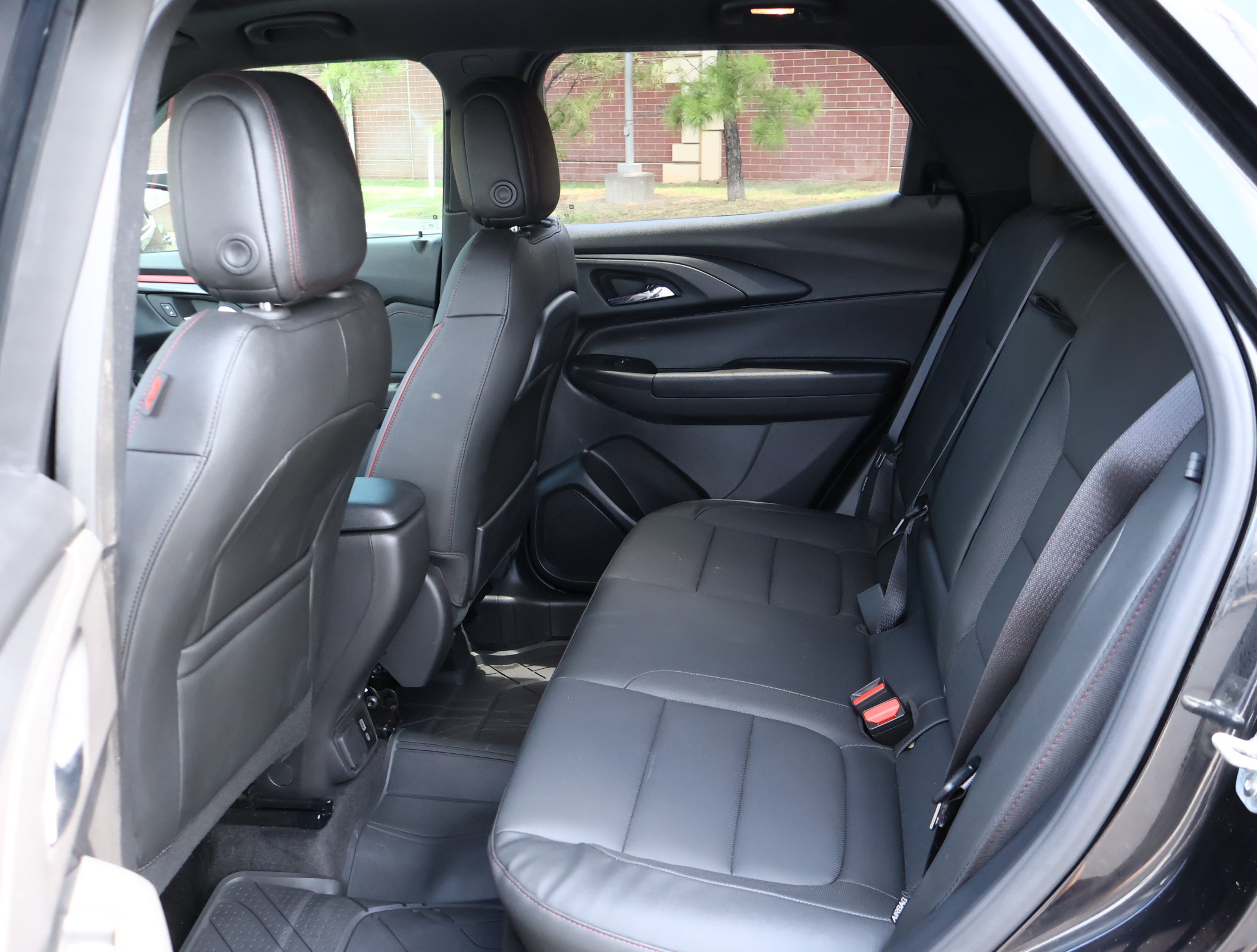 Used 2025 Chevrolet TrailBlazer RS w/ Convenience Package FWD image 23