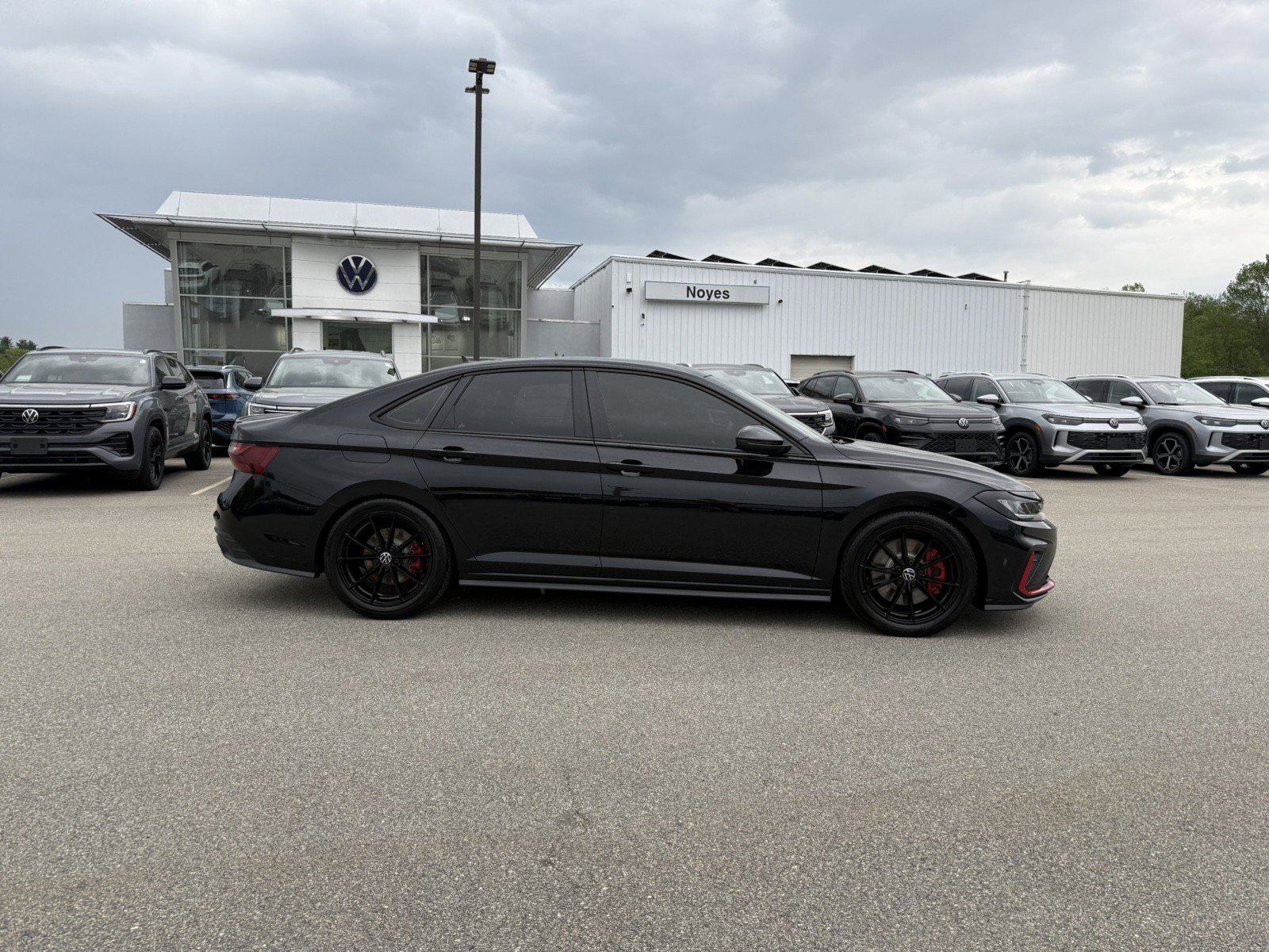 Used 2025 Volkswagen Jetta GLI Autobahn w/ GLI Black Package FWD image 2