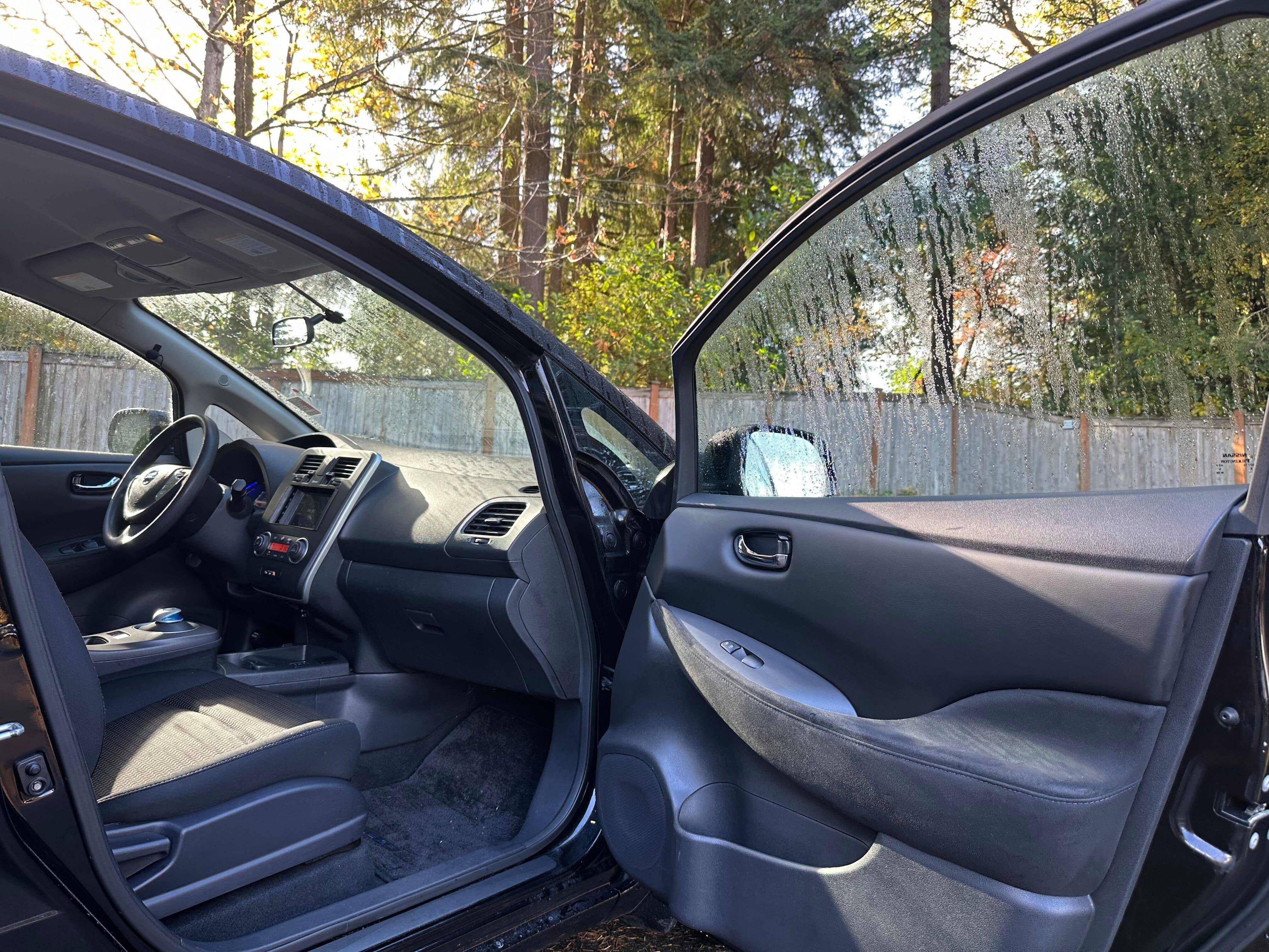 Used 2016 Nissan Leaf S w/ Charger Package image 14