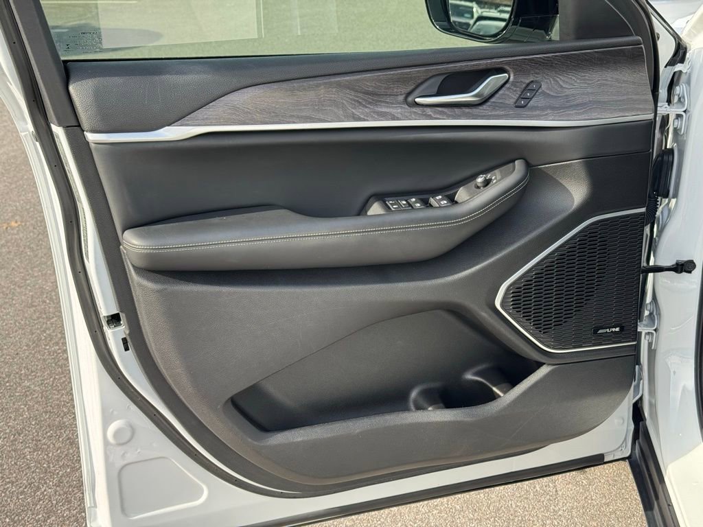 Used 2022 Jeep Grand Cherokee Limited 4xe image 29