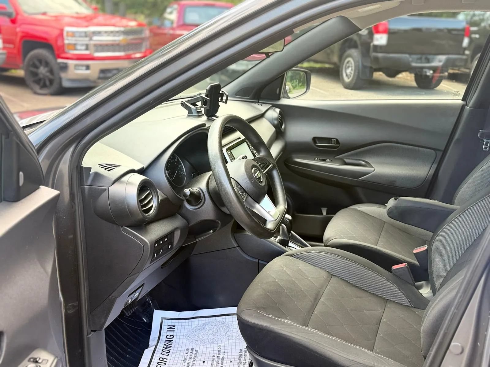 Used 2020 Nissan Kicks S FWD image 10