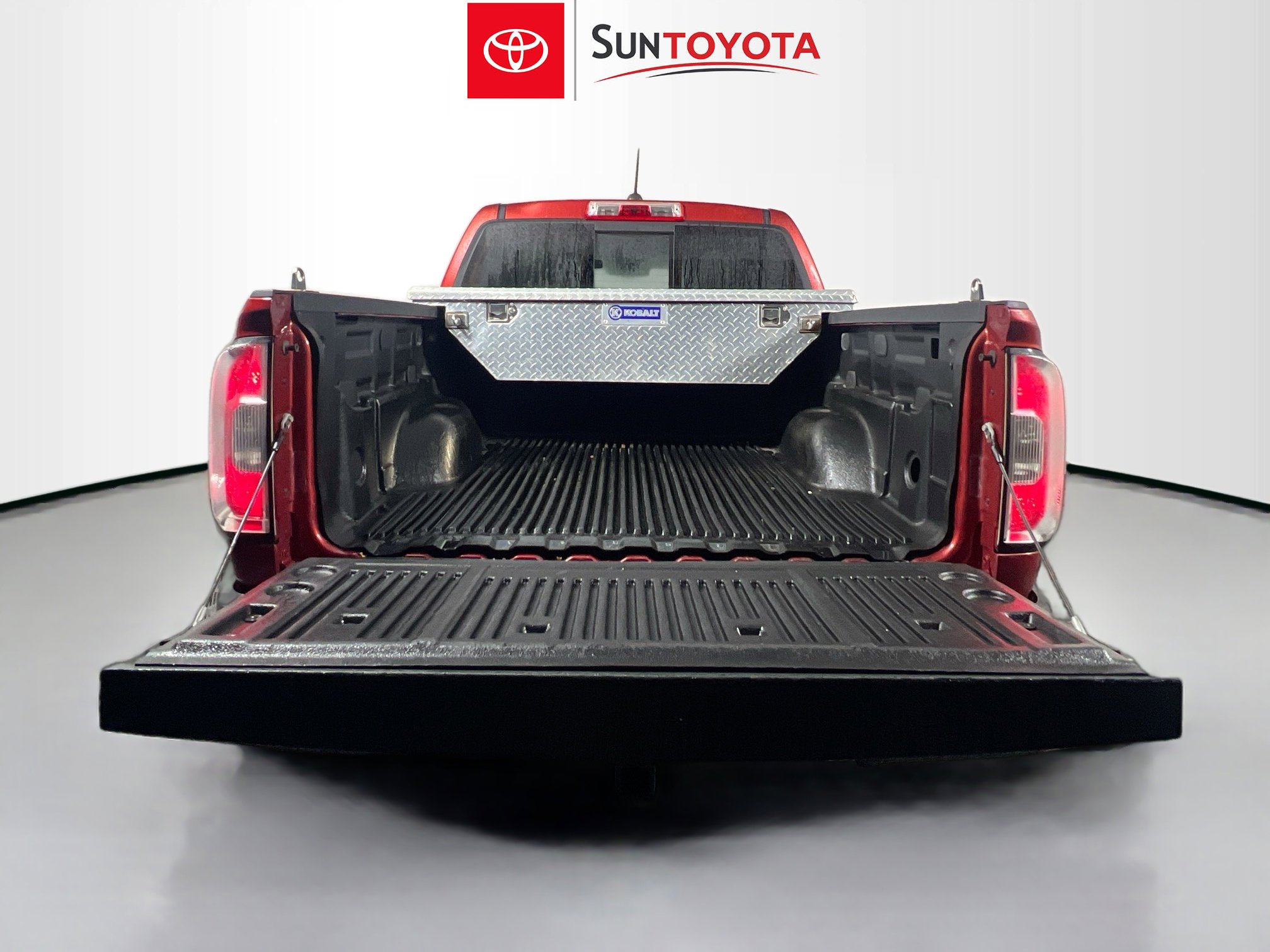 Used 2016 GMC Canyon SLT w/ Trailering Package image 32